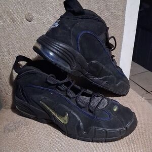 Nike Black and Blue Men's Sneakers with Green Accents